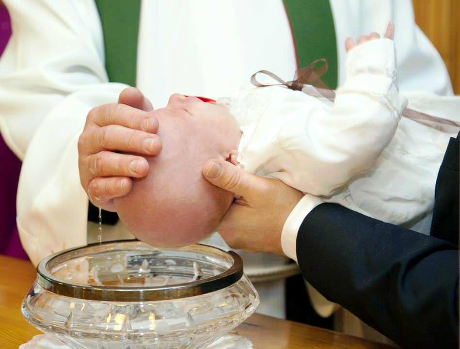 Eventi lieti e tristi: battesimo bimbo