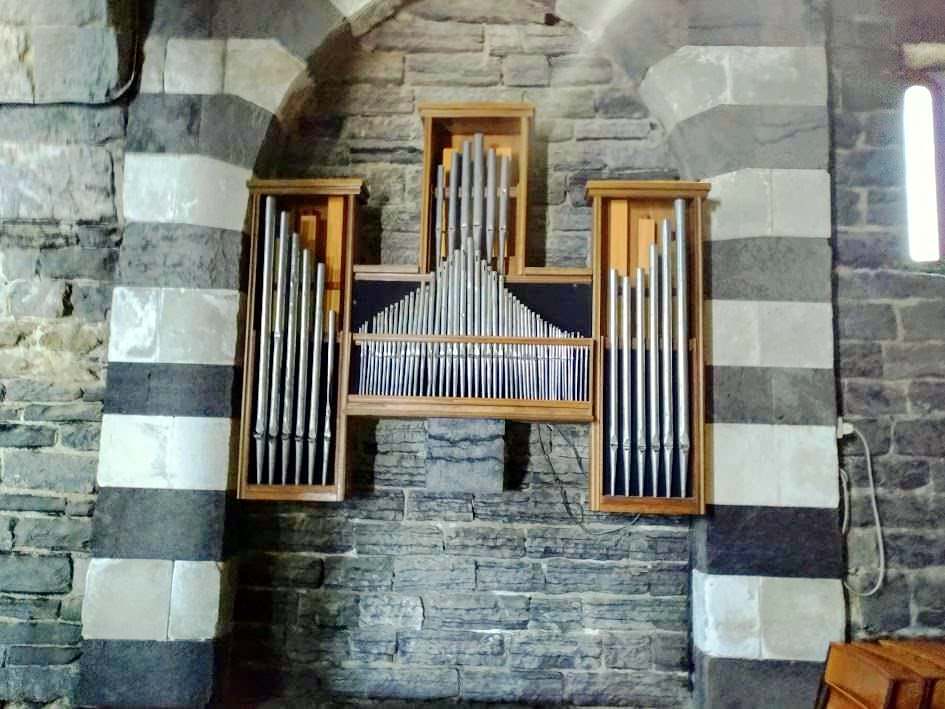 Portovenere: Chiesa di S.Lorenzo, l'organo Portovenere: Santuario della Madonna Bianca e dintorni
