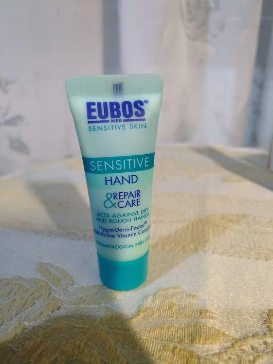 Eubos Sensitive Crema Mani 