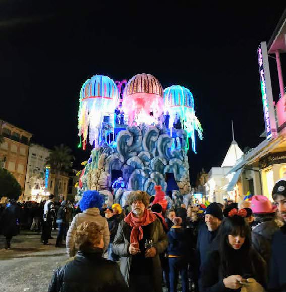 Trucco, carri e sfilata al Carnevale di Viareggio 2019