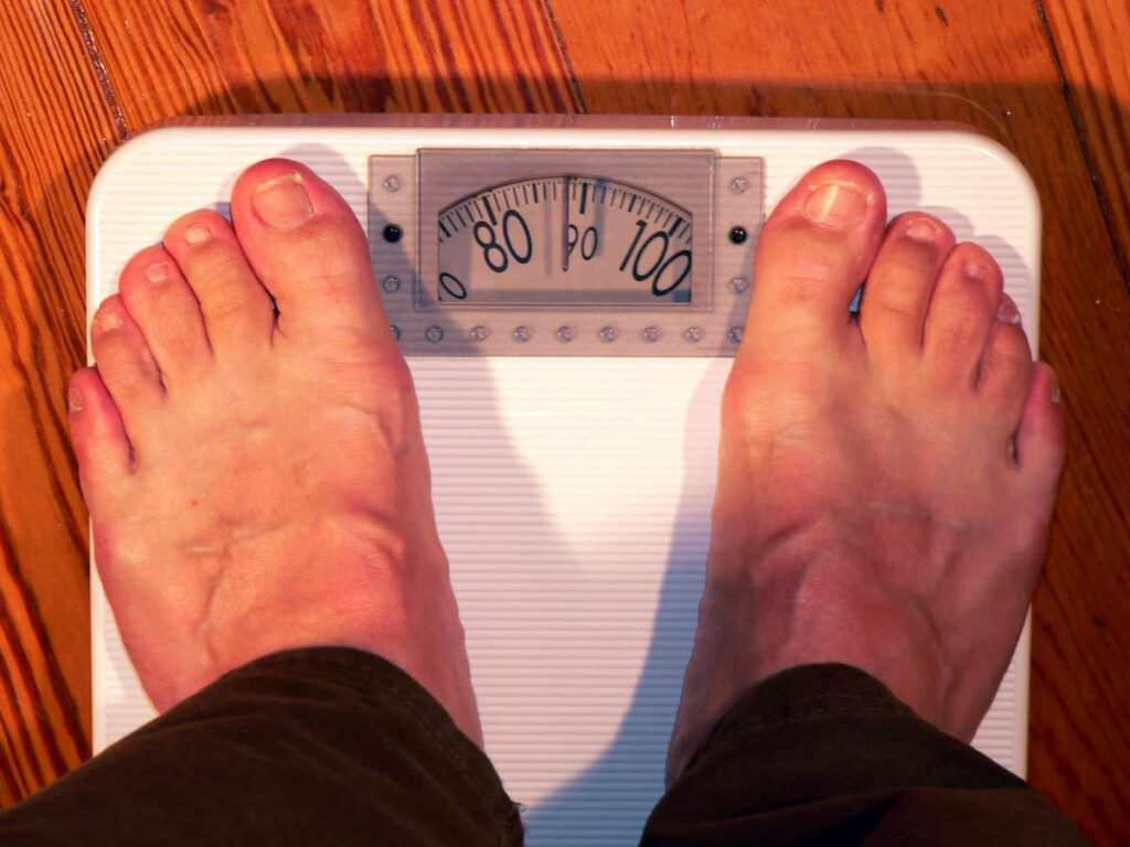 10 malattie che causano obesità e rimedi