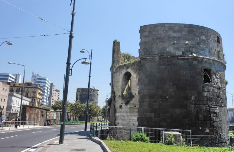 7 Castelli di Napoli, storia attrazioni turistiche