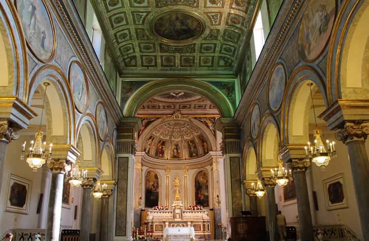 6 Edifici religiosi a Sorrento in stile romanico e rinascimentale